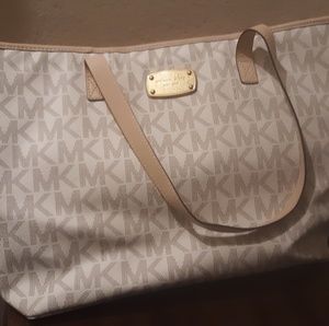 Michael Kors purse like new